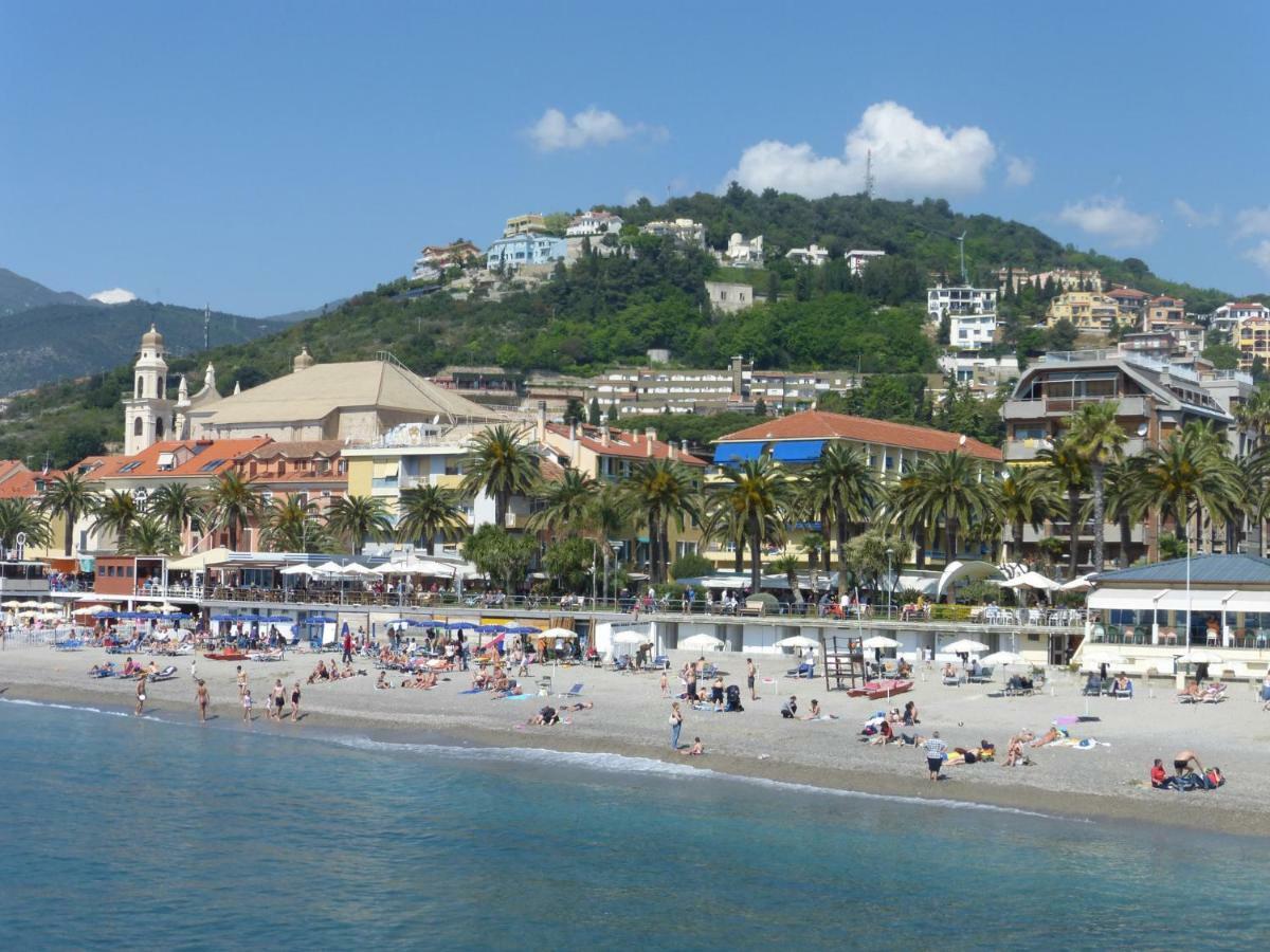 Cipriani 5 Rivieraholiday ปิเอตราลิกูเร ภายนอก รูปภาพ